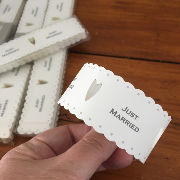 East of India | Paper Chains Just Married - Picture 2 of 7